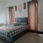 Private Room In A Cozy, Comfy House In Umah Iga